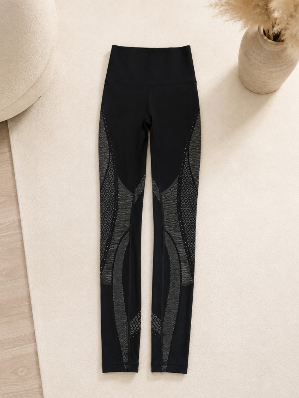 Lululemon High-Rise Patterned Leggings Size 4 Black